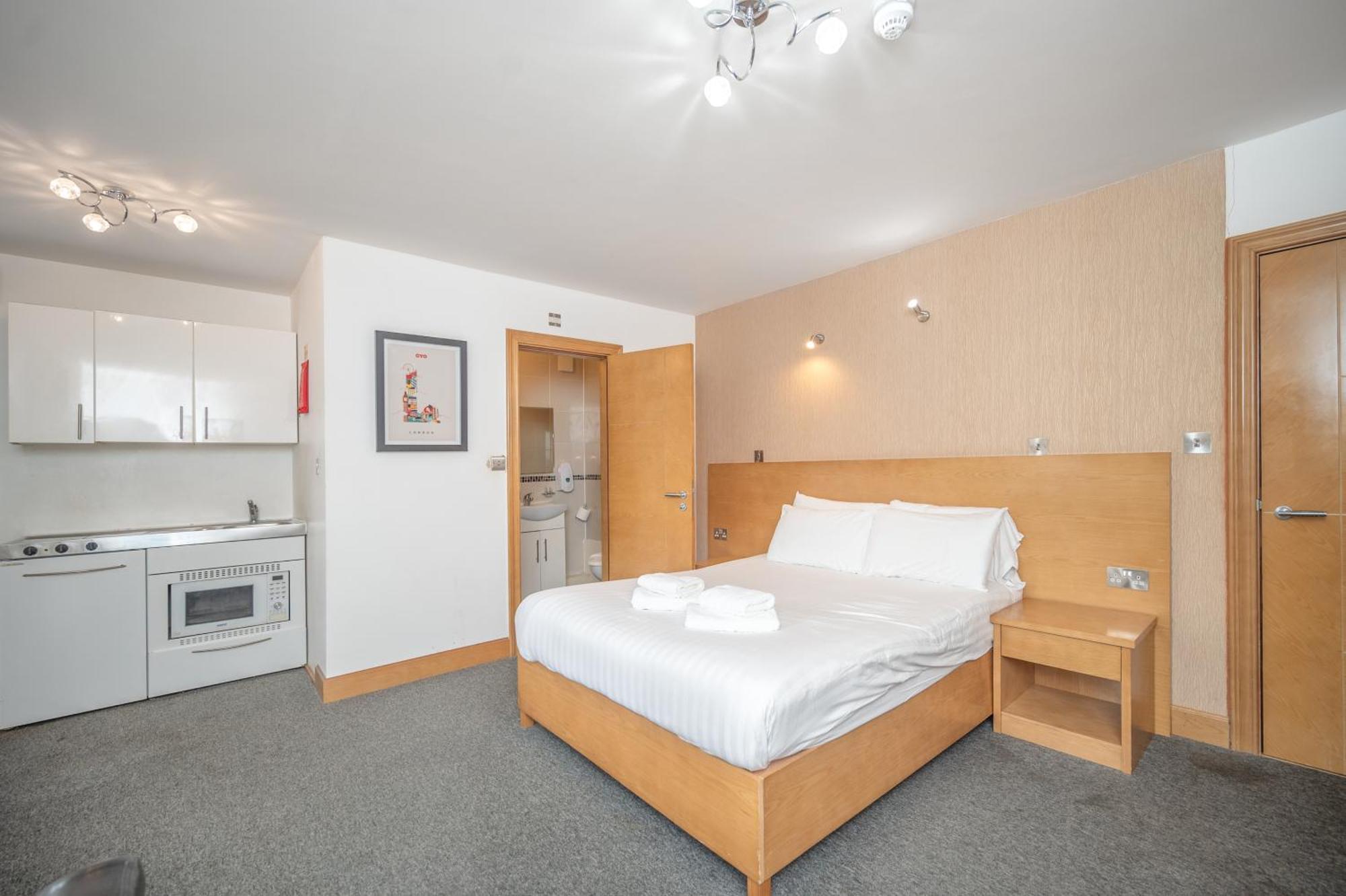 Flexistay Aparthotel Sutton Саттон Экстерьер фото